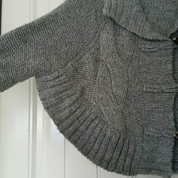 SOLD Nordstrom tucker+tate batwing cape sweater - Picture 5 of 6